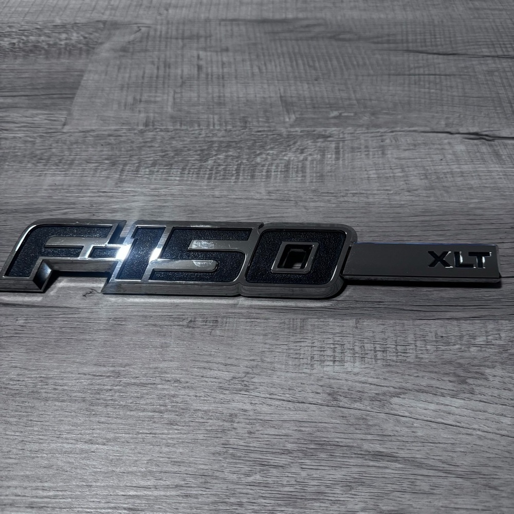 2009-2014 Ford F150 XLT Fender Emblem Badge RH 09 10 11 12 13 14 F-150 XLT PASS